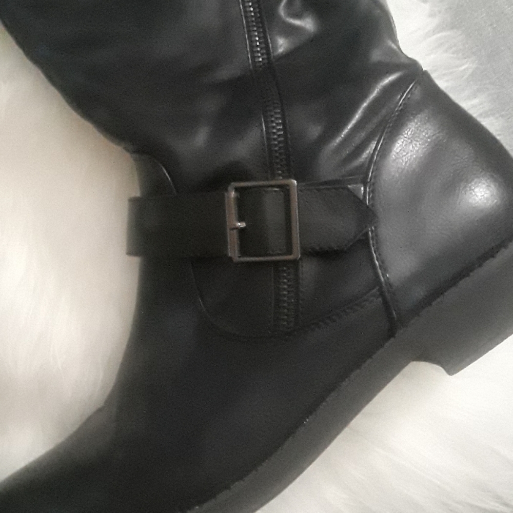Knee high boots - Picture 2 of 5